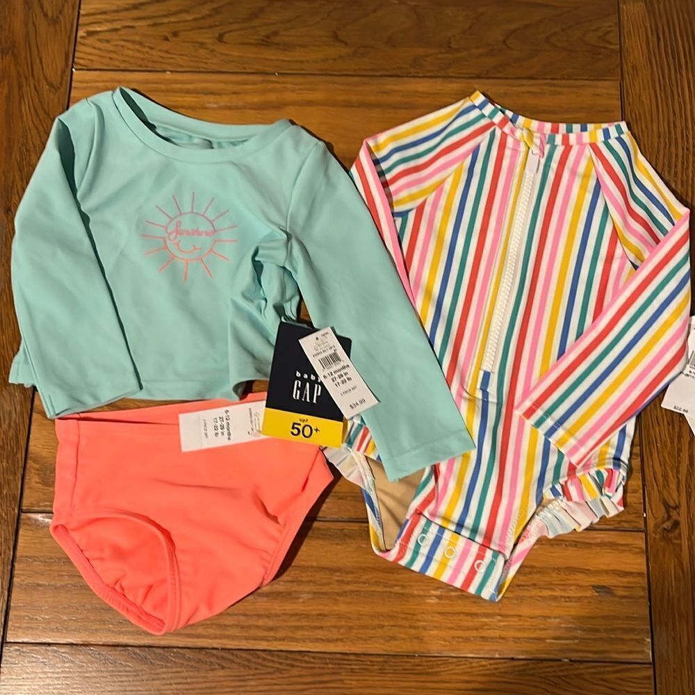 Gap/Old Navy bundle of two Swimsuits for 6-12 months Girlss.